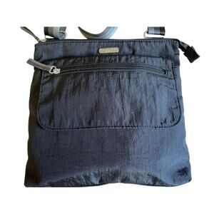 Baggallini Black Nylon Cross Body Purse Bag w/3 outside Large Pockets Adj Strap
